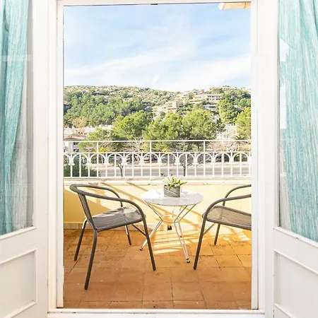 Falco Aparthotel 4*